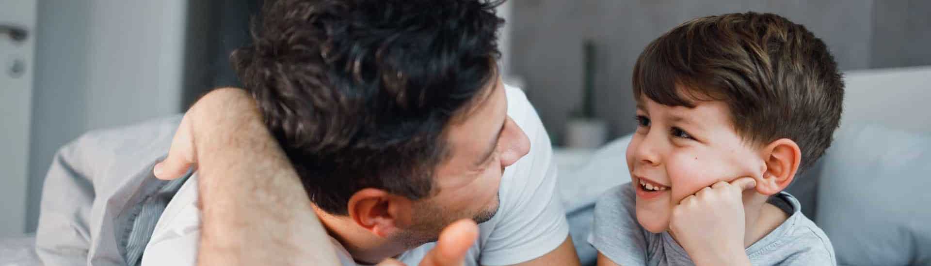 Vader en zoon praten over seks: 10 algemene regels