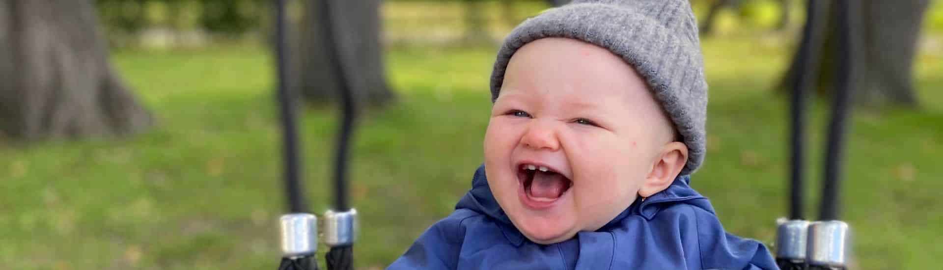 Baby van papa Christophe doet alles op haar eigen tempo