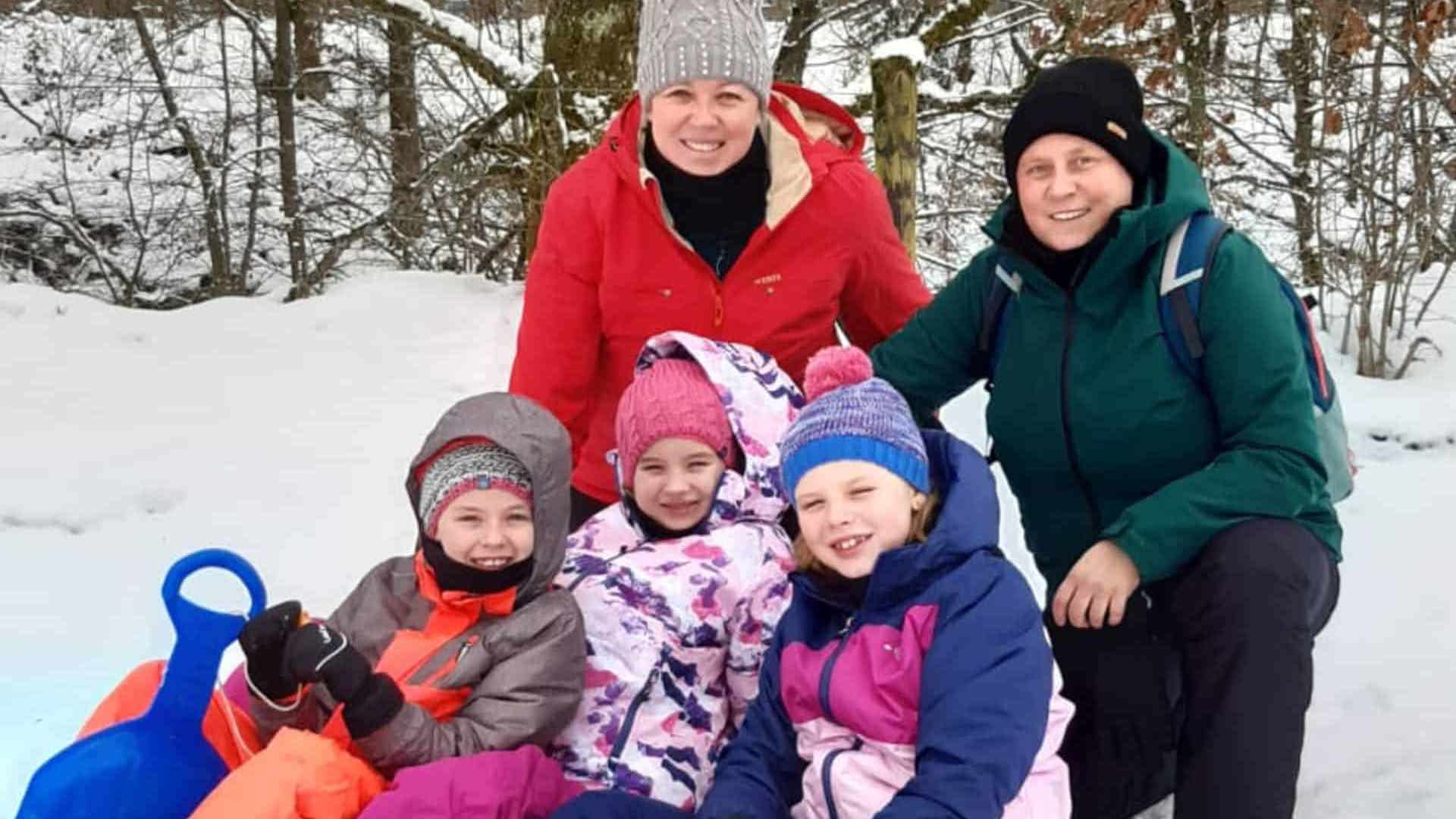 Els en Patsy maken gebruik van de kinderoppasdienst van de Gezinsbond: 'Zonder hen zou het hier niet draaien'
