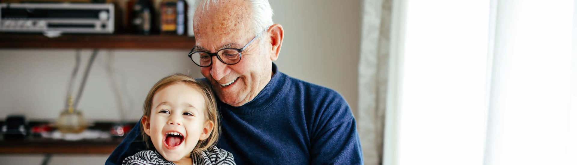 Opa met kleinkind: feiten en fabels over grootouders
