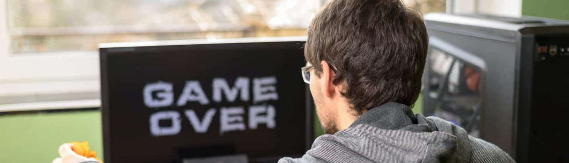 Gameverslaafde tiener zit voor scherm: Matthias getuigt over zijn verslaving