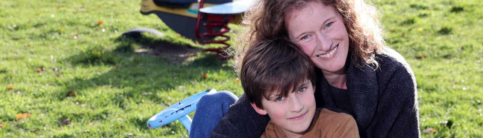 Mama Inge en zoon vertellen over het belang van hobby's