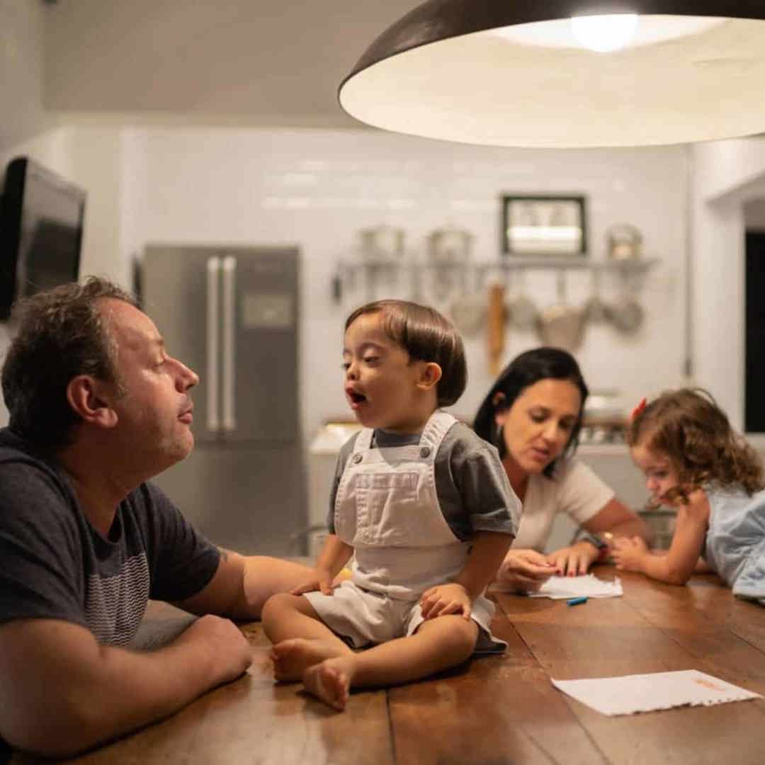 Familie aan de keukentafel: over verschillende opvoedingsstijlen