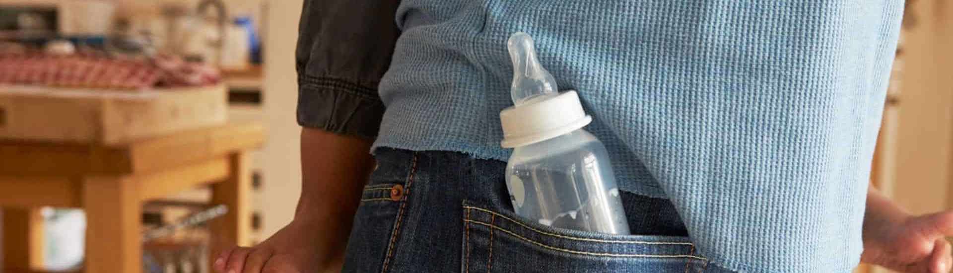 Babyflesje in broekzak: hoe begin je aan flesvoeding?