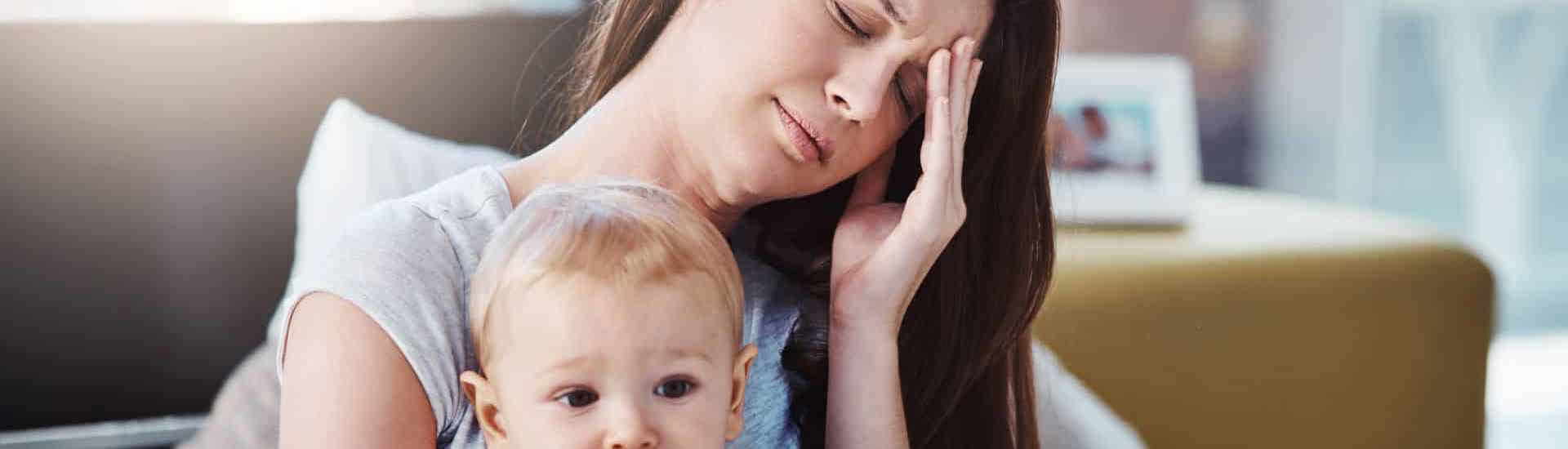 Mama met baby twijfelt of ze een goede ouder is