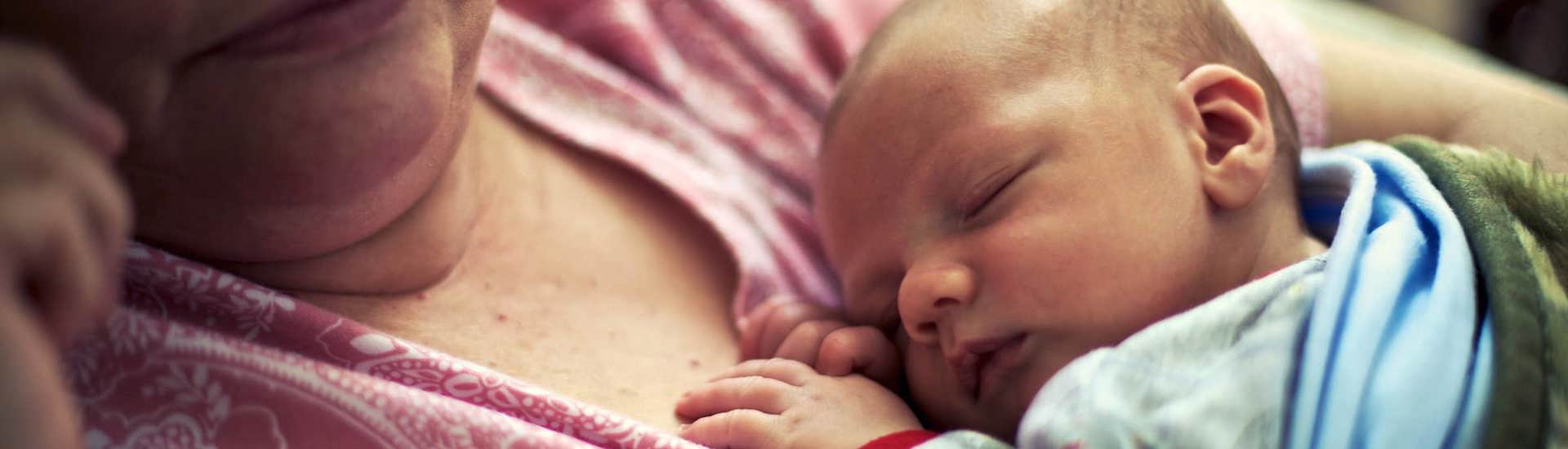 Grootmoeder met baby: leuke namen voor grootmoeders 