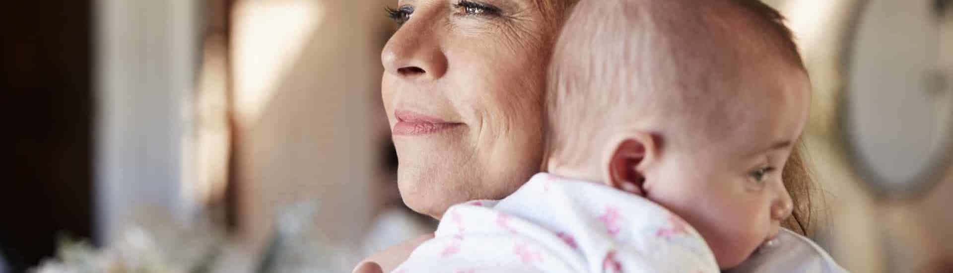 Baby logeert voor de eerste keer bij oma