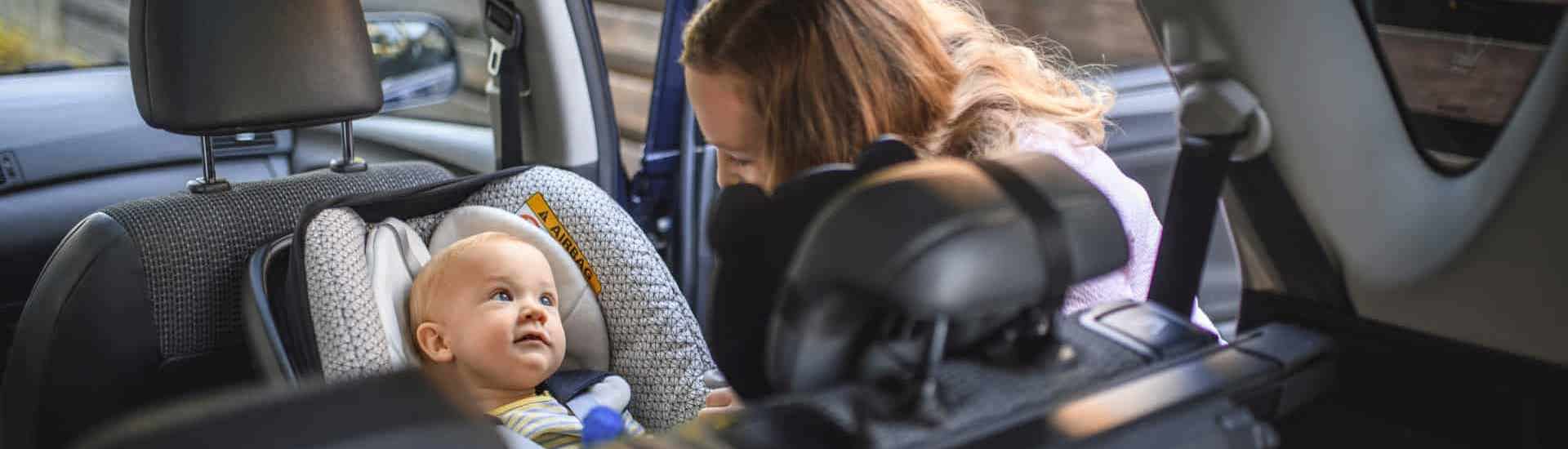 Baby in babyzitje: zo zit je kind veilig in de auto