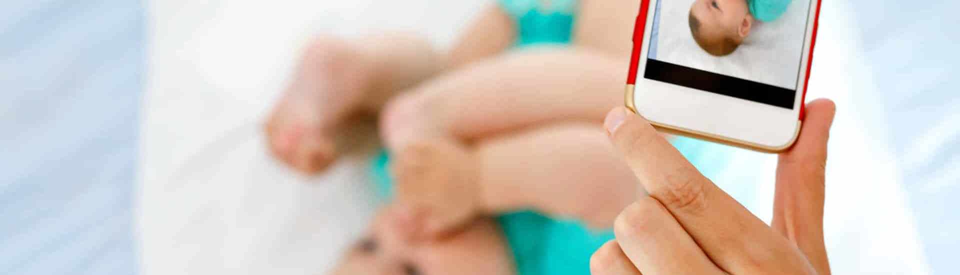 Ouder maakt foto van kind: Sharenting