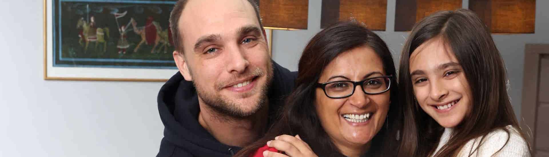 Gemengde relatie Tom en Rukhsana met dochter