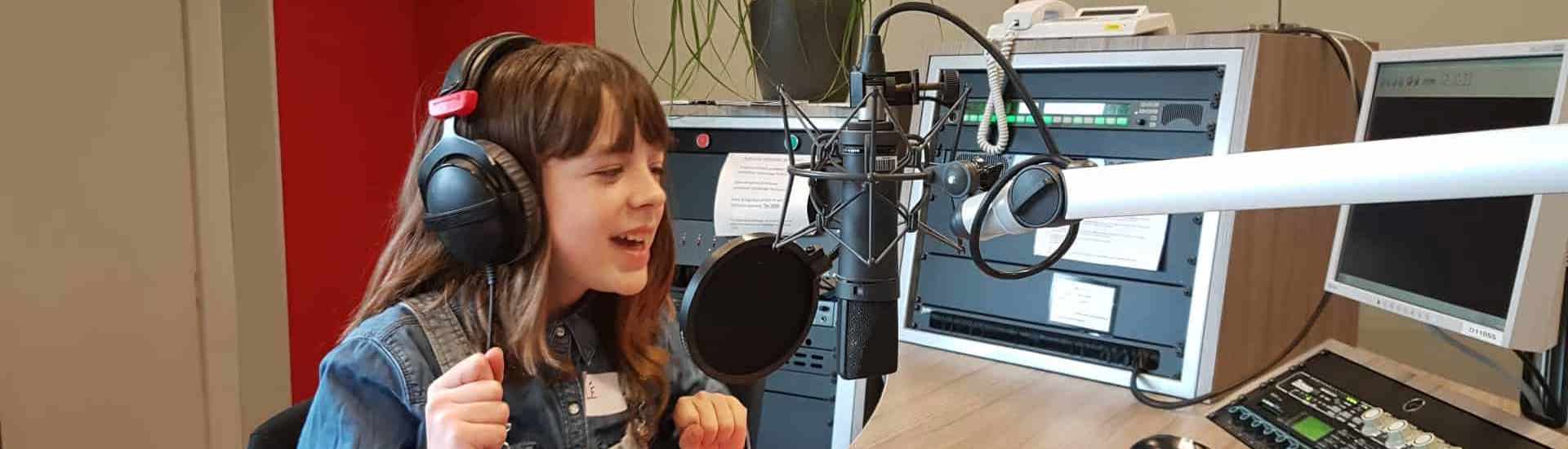 Tiener bij radio: TAJO biedt kwetsbare tieners een toekomstperspectief 