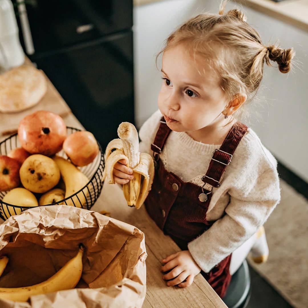 Kind eet banaan: reduceer indirect energieverbruik via voeding